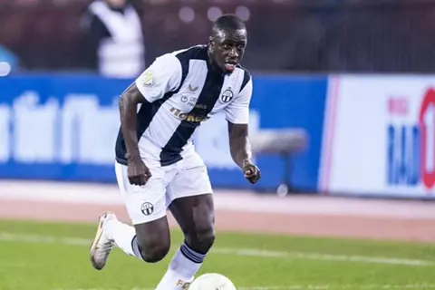 بنجامين ميندي ينضم إلى بوجون شتشيتسين البولندي